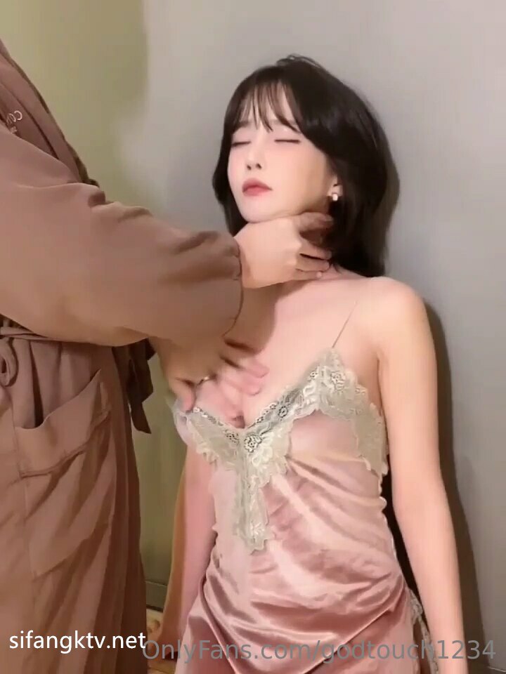 小可爱平台(原卡哇伊)高颜值御姐美女主播奔波霸收费大秀 内裤扒到一边 激情自慰 十分诱人